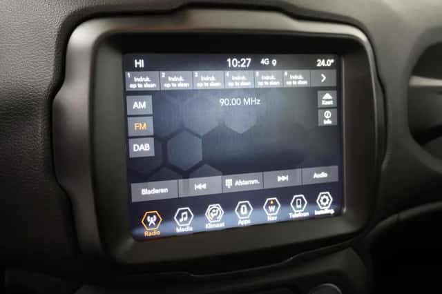 Jeep Renegade (2024) thumbnail 23
