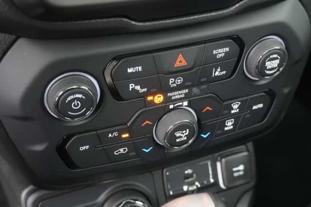 Jeep Renegade (2024) thumbnail 24