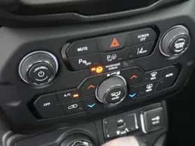 Jeep Renegade (2024) thumbnail 24
