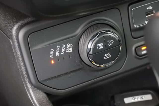 Jeep Renegade (2024) thumbnail 25