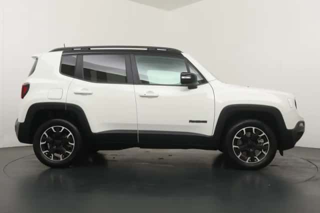 Jeep Renegade (2024) thumbnail 4