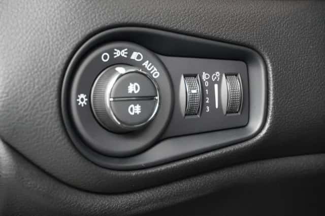 Jeep Renegade (2024) thumbnail 33