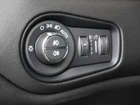 Jeep Renegade (2024) thumbnail 33