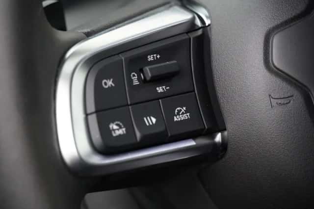 Jeep Avenger (2024) thumbnail 18