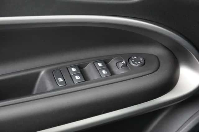 Jeep Avenger (2024) thumbnail 23