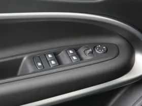 Jeep Avenger (2024) thumbnail 23