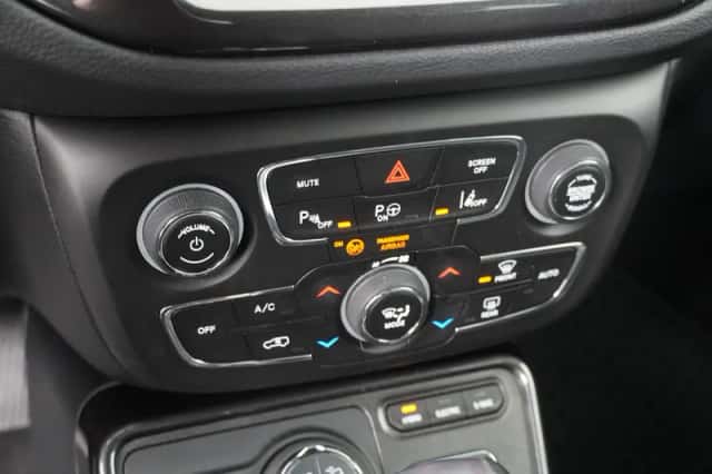 Jeep Compass (2020) thumbnail 25