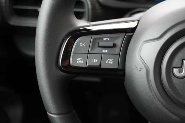Jeep Avenger (2024) thumbnail 14