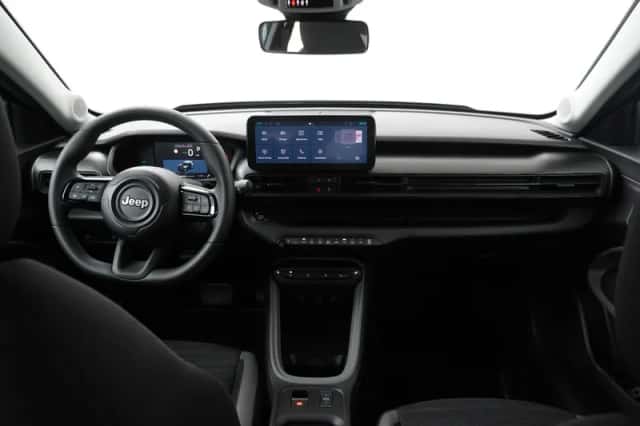 Jeep Avenger (2024) thumbnail 3