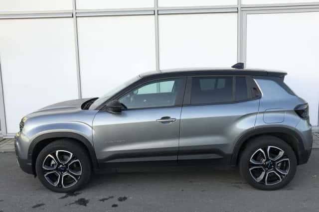 Jeep Avenger (2024) thumbnail 3