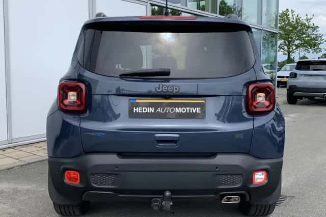 Jeep Renegade (2021) thumbnail 11