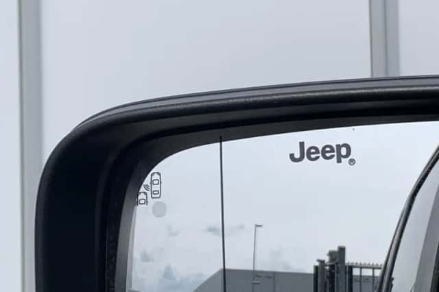 Jeep Renegade (2021) thumbnail 12