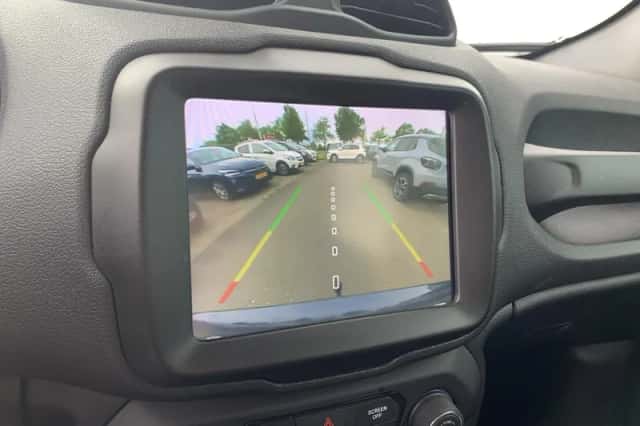 Jeep Renegade (2021) thumbnail 6