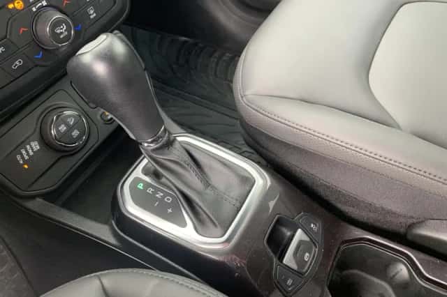 Jeep Renegade (2021) thumbnail 9