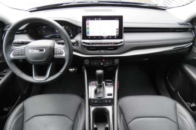 Jeep Compass (2024) thumbnail 3