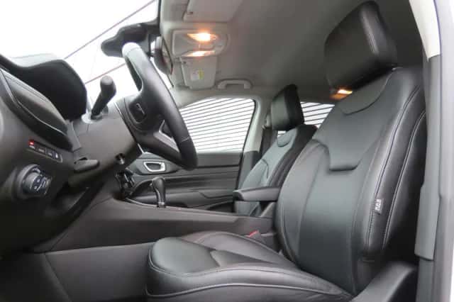 Jeep Compass (2023) thumbnail 16