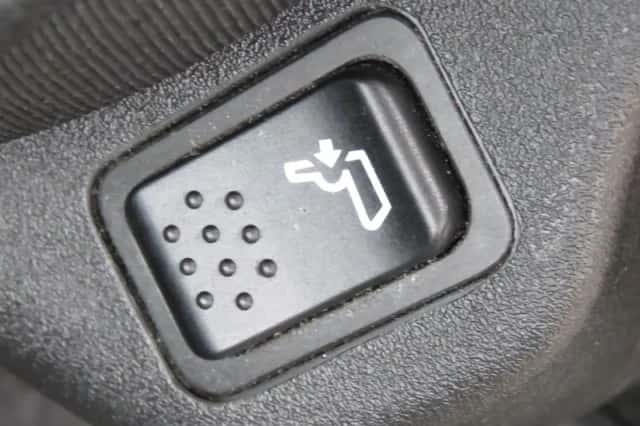 Jeep Compass (2023) thumbnail 17