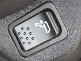 Jeep Compass (2023) thumbnail 17
