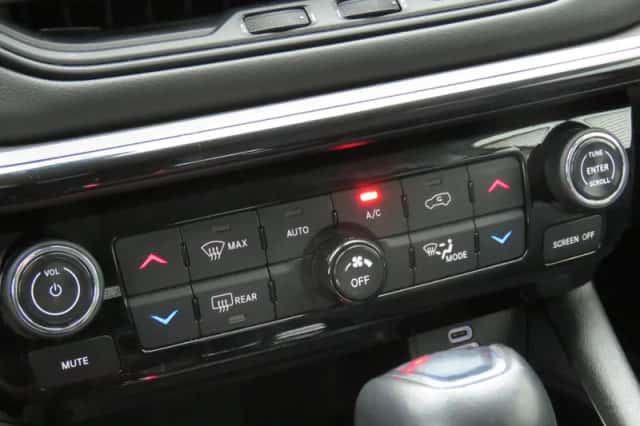 Jeep Compass (2023) thumbnail 37