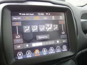 Jeep Renegade (2022) thumbnail 15