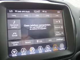 Jeep Renegade (2022) thumbnail 17