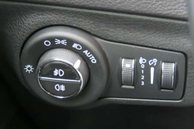 Jeep Compass (2019) thumbnail 21