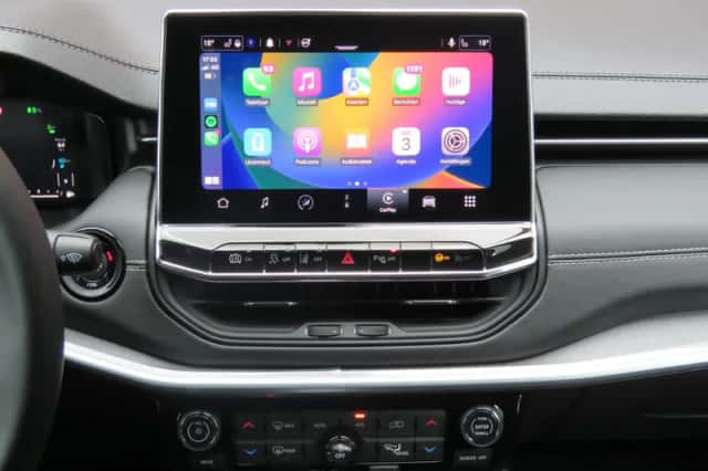 Jeep Compass (2023) thumbnail 3