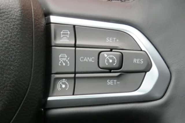 Jeep Compass (2023) thumbnail 10