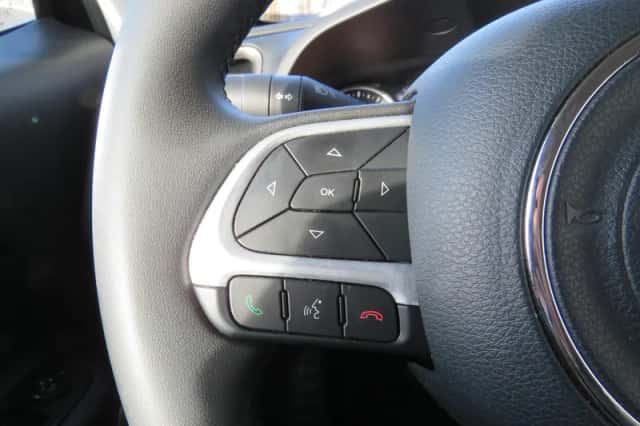 Jeep Renegade (2023) thumbnail 11