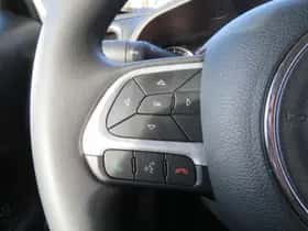 Jeep Renegade (2023) thumbnail 11