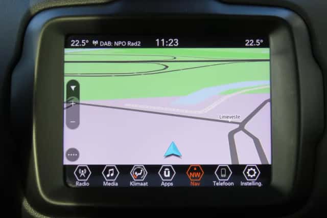 Jeep Renegade (2023) thumbnail 17