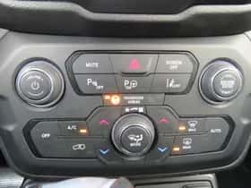 Jeep Renegade (2023) thumbnail 19