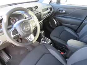 Jeep Renegade (2023) thumbnail 9