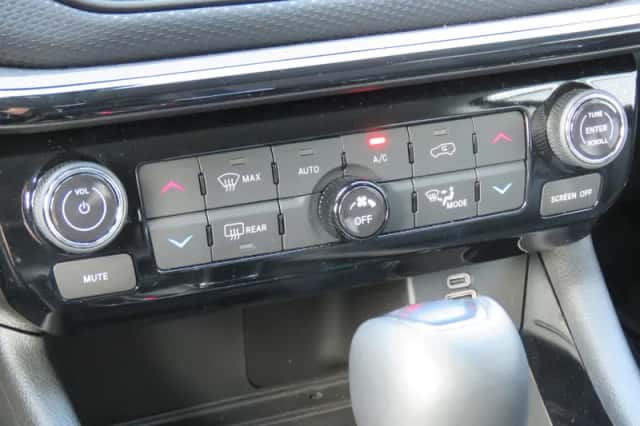 Jeep Compass (2024) thumbnail 15