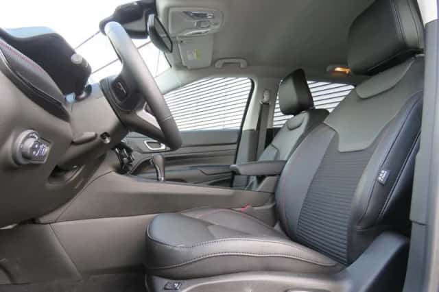 Jeep Compass (2024) thumbnail 9