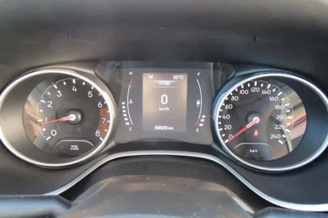 Jeep Compass (2019) thumbnail 15