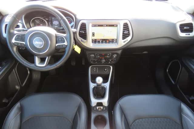 Jeep Compass (2019) thumbnail 3