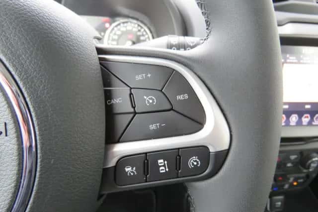 Jeep Renegade (2024) thumbnail 13