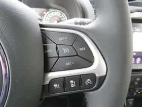 Jeep Renegade (2024) thumbnail 13