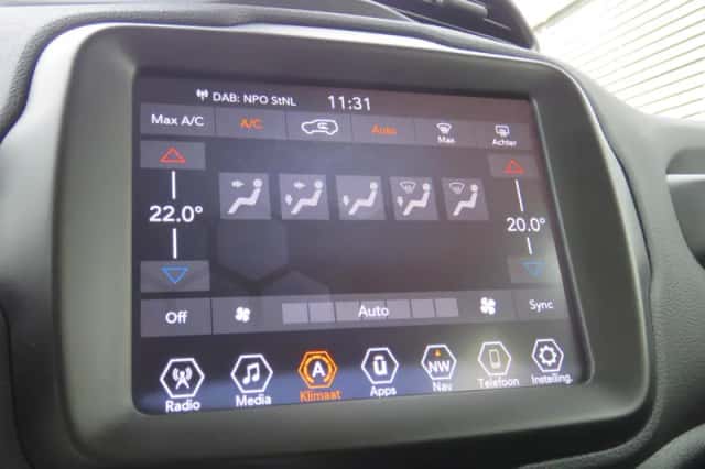 Jeep Renegade (2024) thumbnail 15