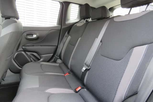 Jeep Renegade (2024) thumbnail 10