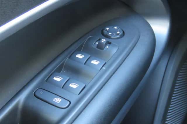 Jeep Avenger (2023) thumbnail 14