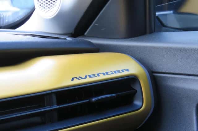 Jeep Avenger (2023) thumbnail 23