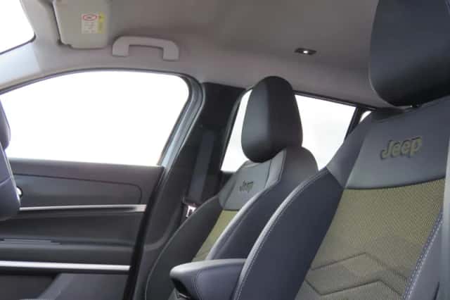 Jeep Avenger (2023) thumbnail 7