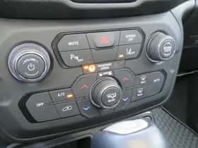 Jeep Renegade (2019) thumbnail 17