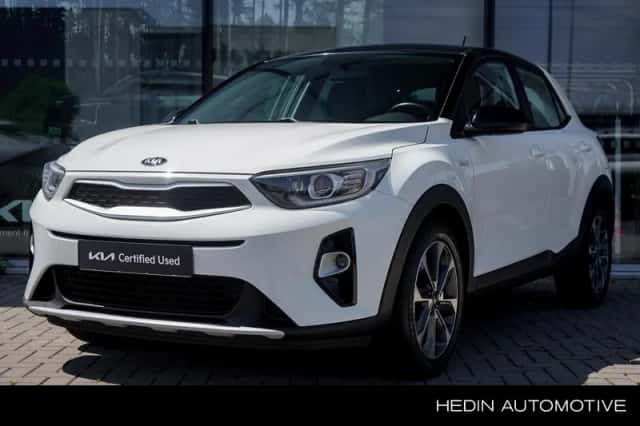 Kia Stonic (2017) thumbnail 1