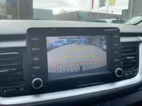 Kia Stonic (2017) thumbnail 3