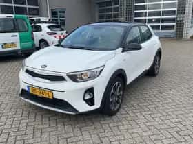 Kia Stonic (2017) thumbnail 10