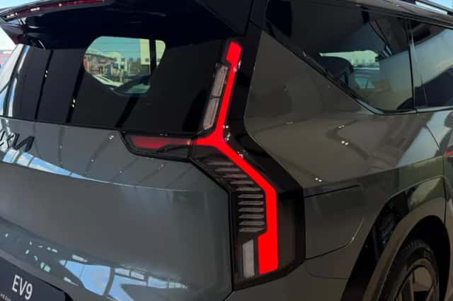 Kia EV9 (2026) thumbnail 8