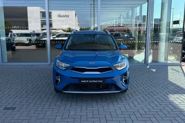 Kia Stonic (2021) thumbnail 2